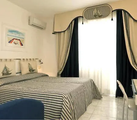 Manila Hotel 3*
