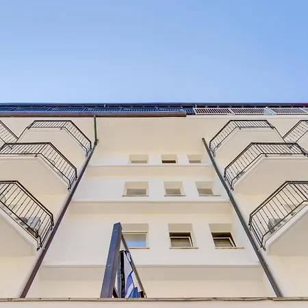 Hotel Manila 3*