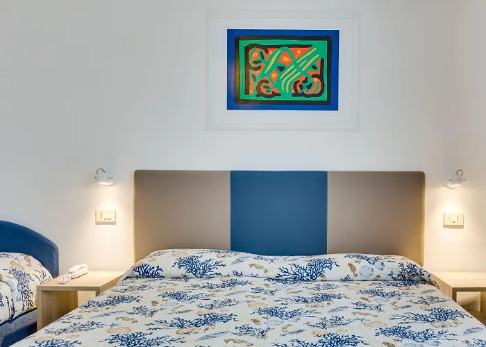 Otel Manila 3*