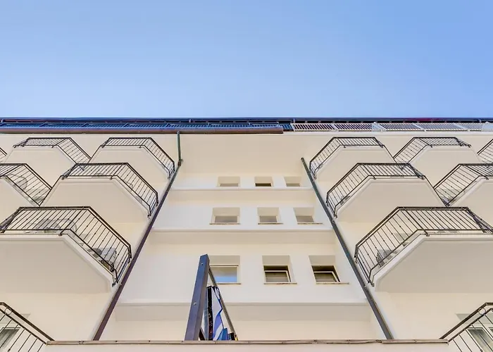 Hotel Manila 3*